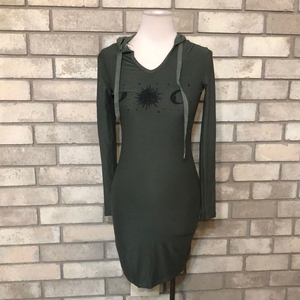 3for$20 long top with hoodie almost length of dress xs junior